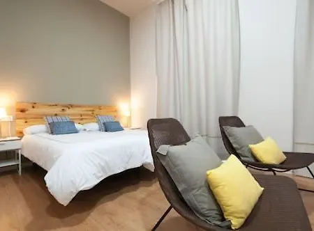 Pensionat Triana 103 & 3*