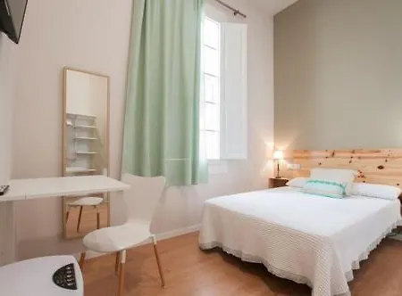 Triana 103 & Pensionat 3*